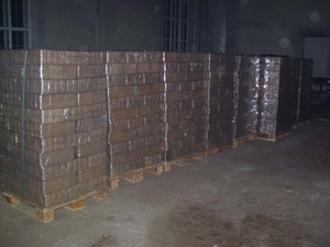 Продам квадратный брикет из опилок типа RUF грн.0