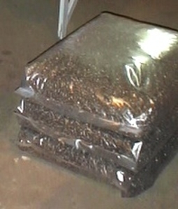 Упаковка пеллет в полиэтиленовые мешки 15кг грн.0