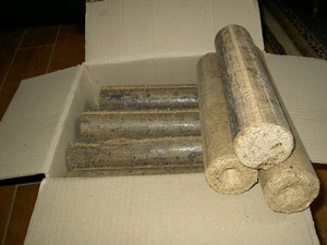 Брикеты топливные из опилок грн.0