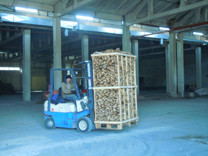 Производим и продаем свеже колотые дрова твердых пород грн.0