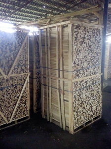 Продам дрова дубовые в поддонах по 2 складометра грн.0