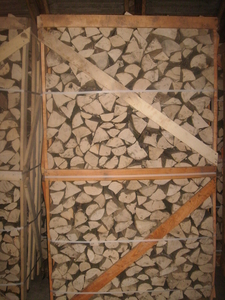 Предлагаем дрова колотые тв. листв. пород грн.0