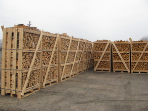 Дрова колотые береза в контейнерах грн.0