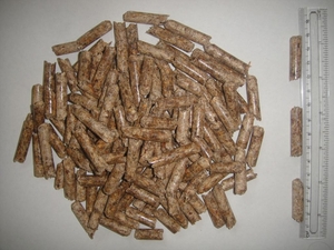 Продаем древесные пеллеты  200 т./м. грн.100