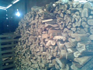 Продам дубовые колотые дрова естественной влажности грн.0