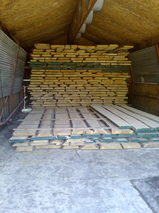 Продам сухую доску  дуба грн.0