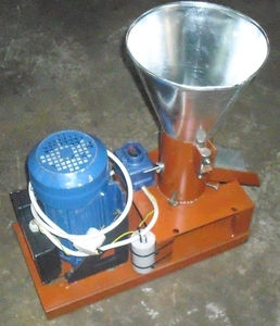 Гранулятор комбикорма бытовой грн.4500