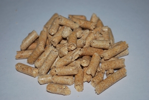 Предлагаем­ пеллеты светлые древесные ф.6-8 мм. грн.0