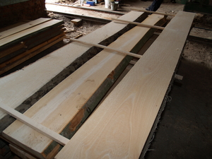 Производство и поставка доски Буковой грн.