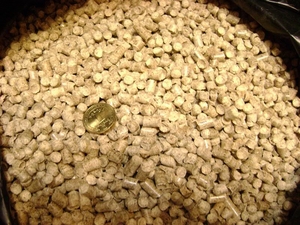 Продаем пеллеты древесные pellets грн.260