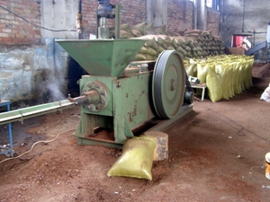 Продам пресс брикетировщик грн.100000