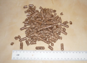 Предлгаем топливные гранулы d 8мм с хвойных пород грн.0