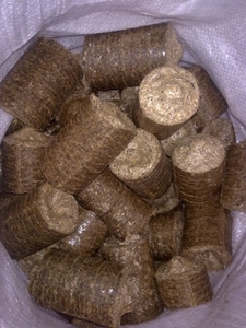 Предлагаю брикет из соломы грн.0