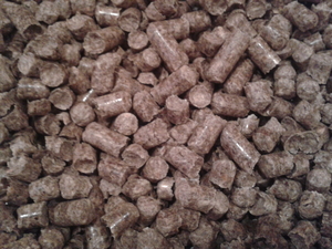 Продам древесные пеллеты от производителя со склада,сертификат качества грн.1200