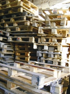 Деревянные поддоны разнобой грн.15