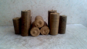Продам брикеты нестро - дуб. грн.950