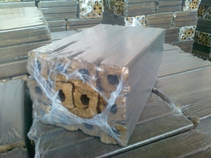 Производим брикеты pini&key из буковых опилок грн.110