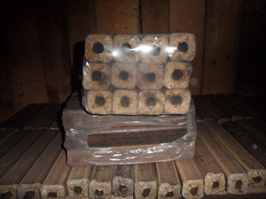 Продаем брикет топливный Пини Кей грн.0