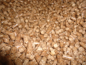 Продаем индустриальные пеллеты 8 мм грн.4500