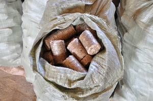 Продаем брикет из костры льна грн.