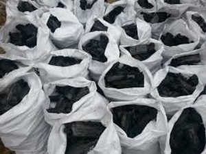 Продаем Древесный уголь  из твердых пород деревьев грн.0