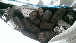 Продам брикеты с лузги грн.1300