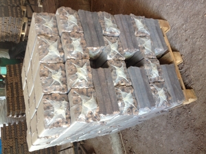 Брикеты Пини-Кей из твердых пород дерева грн.0