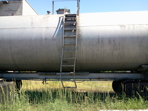 Продам цистерны ж\д, б\у, грн.25000