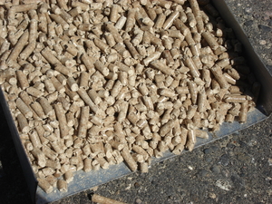 Продам древесные пеллеты грн.87