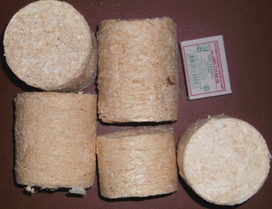 Продам паливні тирсорбрикети грн.1000