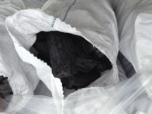 Уголь древесный с твердых пород деревьев грн.0