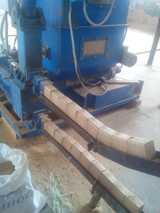 Продам брикеты типа "RUF" грн.1800