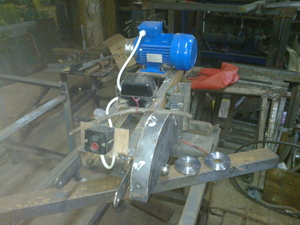 Торцовочный станок грн.10500