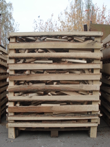 Дрова дубовые в ящиках резаные недорого грн.400