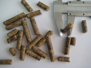 Продам древесные пеллеты грн.1700