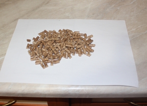 Продам пеллеты из щепы сосны грн.90