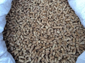 Продаєм пелету 6мм сосна грн.100