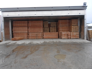 Дошка букова необрізна грн.1