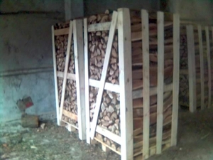 Продам дрова колотые дубовые естественной влажности грн.0