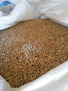 Куплю пеллеты светлые  грн.105