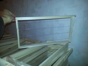 Продам рамку сбитую и натянутую проволокой грн.8