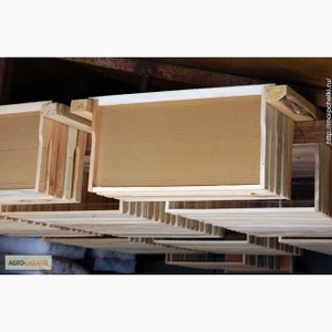 Продаётся ульевая рамка с вощиной грн.25