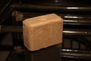 Продаем топливные брикеты грн.1800