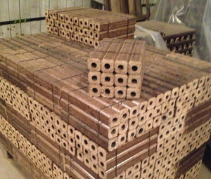 Продам топливные брикеты Пини Кей из рисовой шелухи грн.