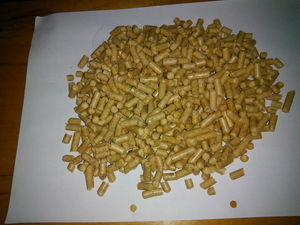 Продам пеллеты древесные (сосна) 6-8 мм грн.1800