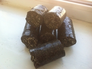 Продам топлиивные брикеты из 100% лузги подсолнечника  грн.1350