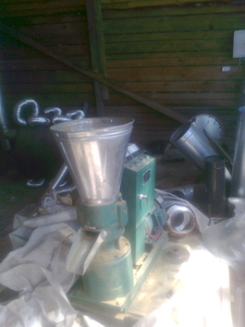 Продам гранулятор кормов - древесных пеллет б.у. грн.1400