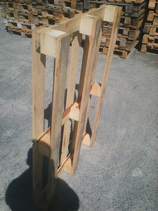 Продам поддоны б\у 1200*800 (супероблегченка) грн.25