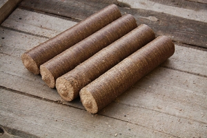 Брикеты продам грн.2300