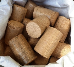 Продаем брикеты из древесных опилок грн.1800